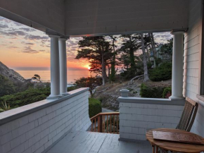 Historic Coast Guard House and Cottages